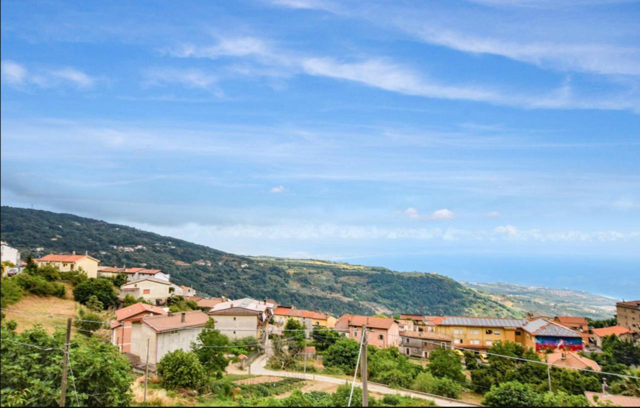 Confortevole E Spazioso Appartamento 100Mq A Falerna Con Vista Panoramica Sul Golfo Con Free Wifi E Smart Tv Exterior foto